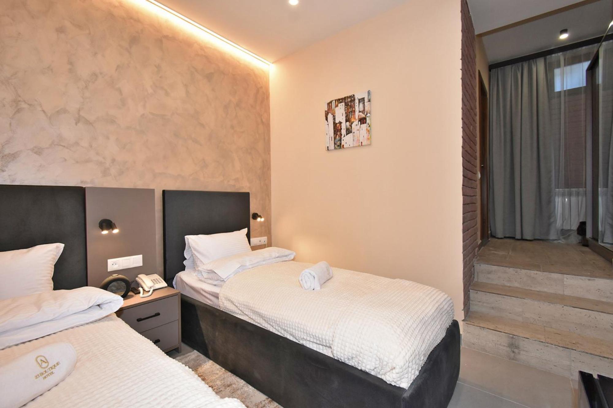 Avenue 23 Boutique Hotel Yerevan Bagian luar foto