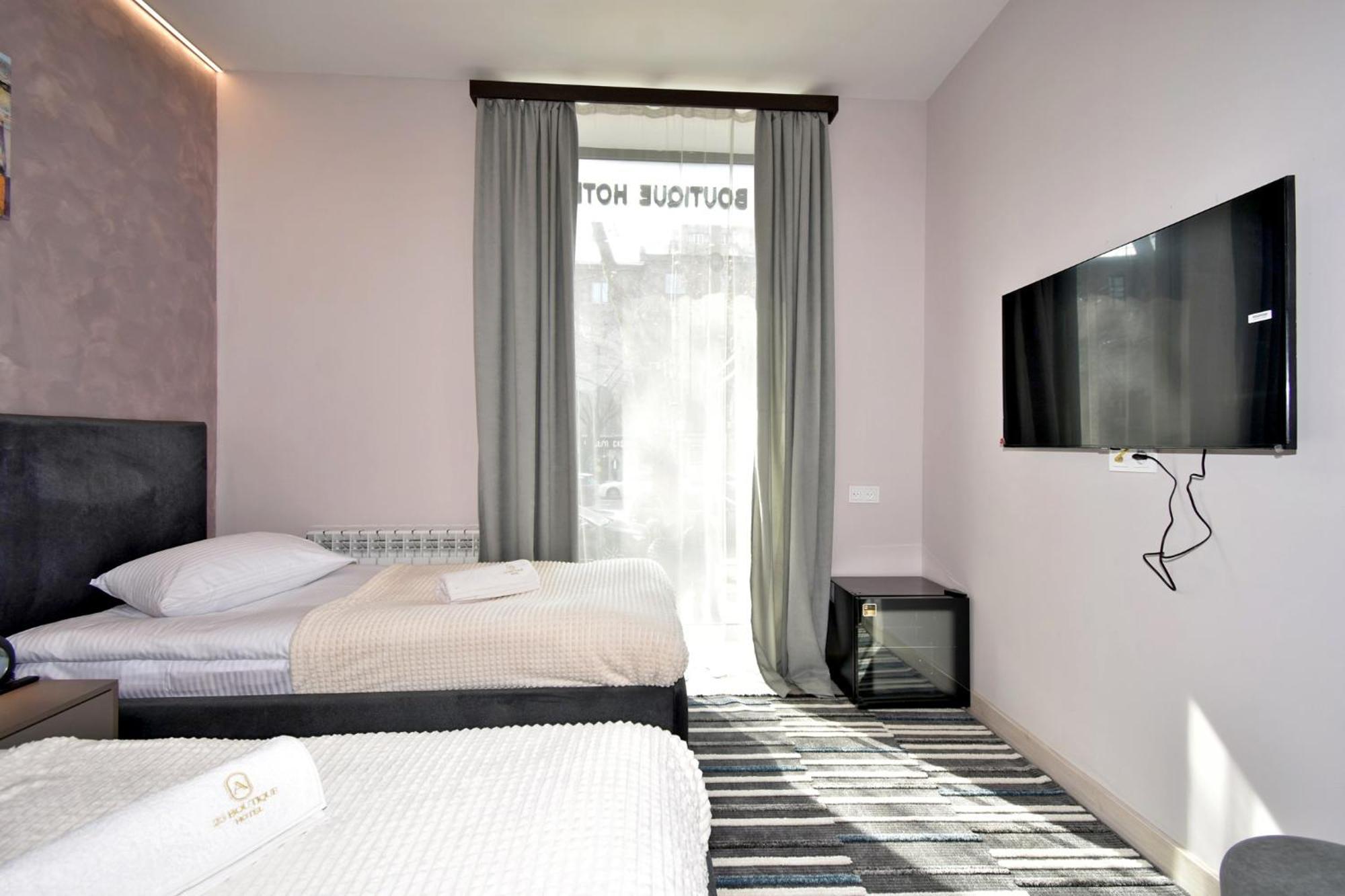 Avenue 23 Boutique Hotel Yerevan Bagian luar foto