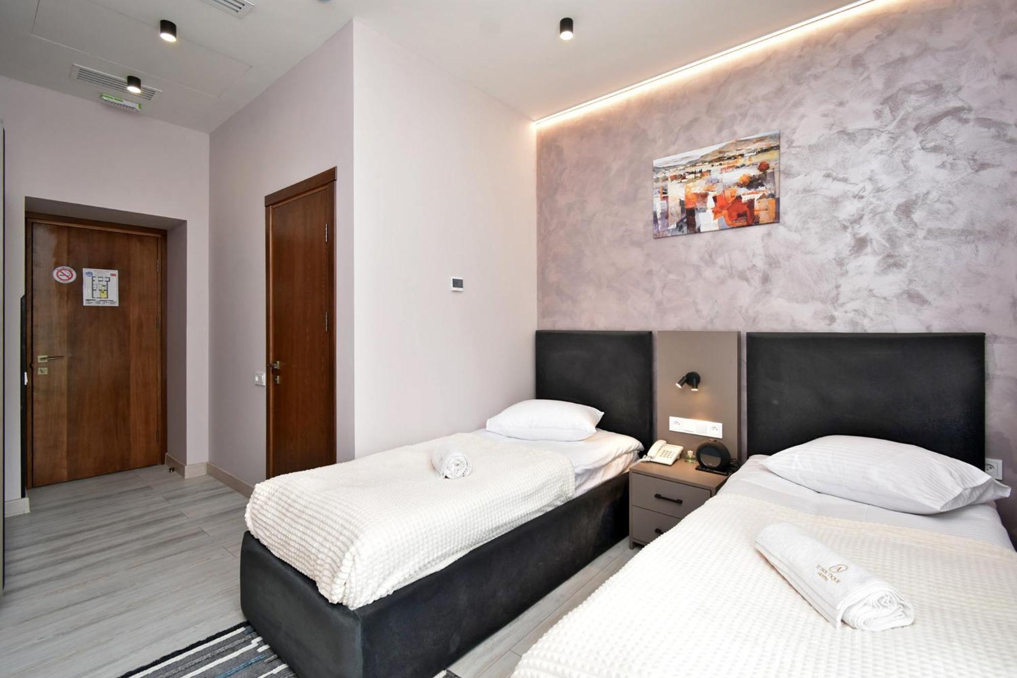 Avenue 23 Boutique Hotel Yerevan Bagian luar foto