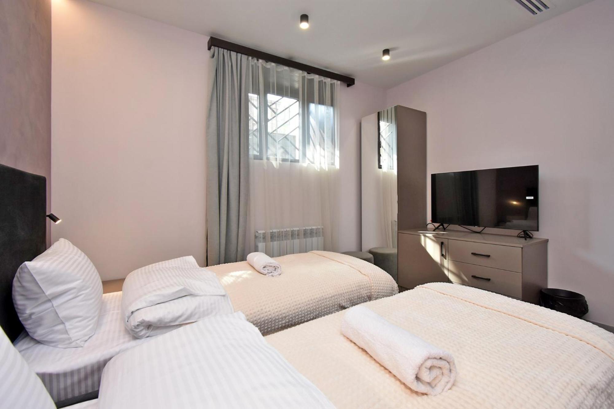 Avenue 23 Boutique Hotel Yerevan Bagian luar foto