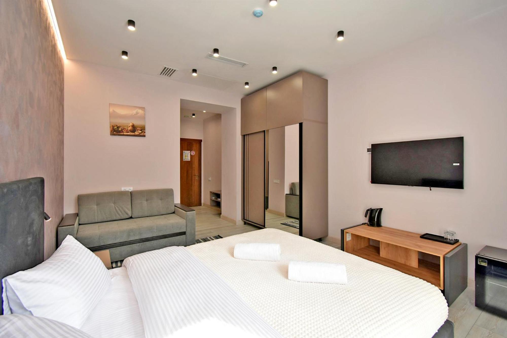 Avenue 23 Boutique Hotel Yerevan Bagian luar foto