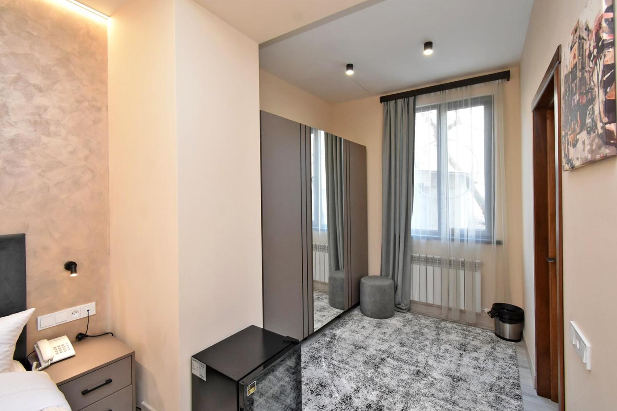 Avenue 23 Boutique Hotel Yerevan Bagian luar foto