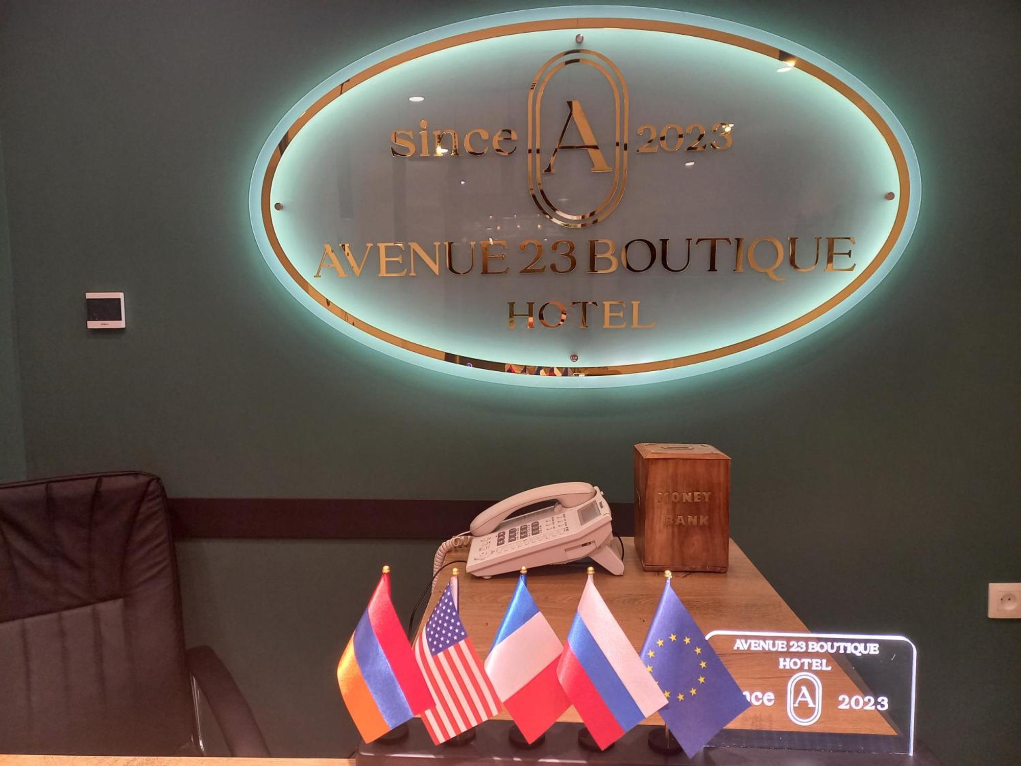 Avenue 23 Boutique Hotel Yerevan Bagian luar foto