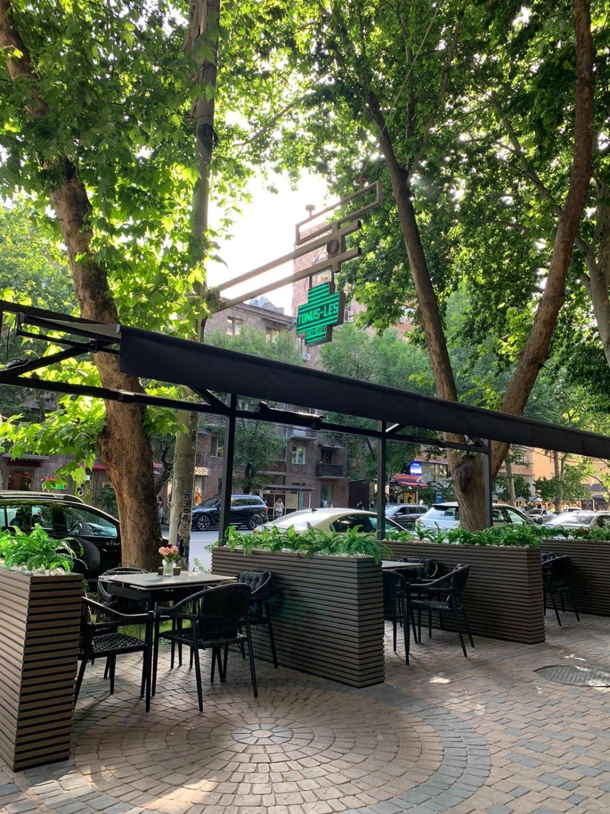 Avenue 23 Boutique Hotel Yerevan Bagian luar foto