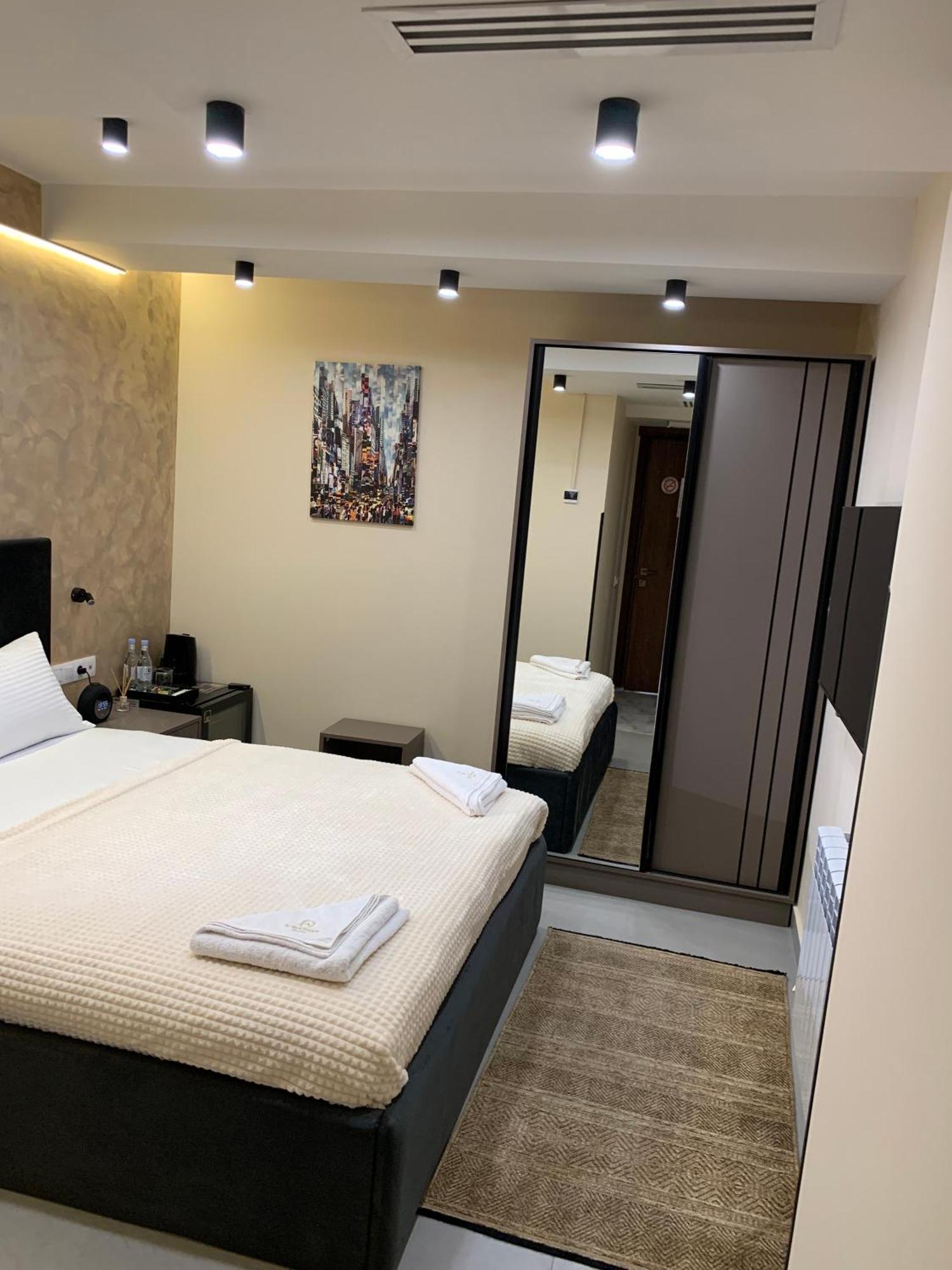 Avenue 23 Boutique Hotel Yerevan Bagian luar foto